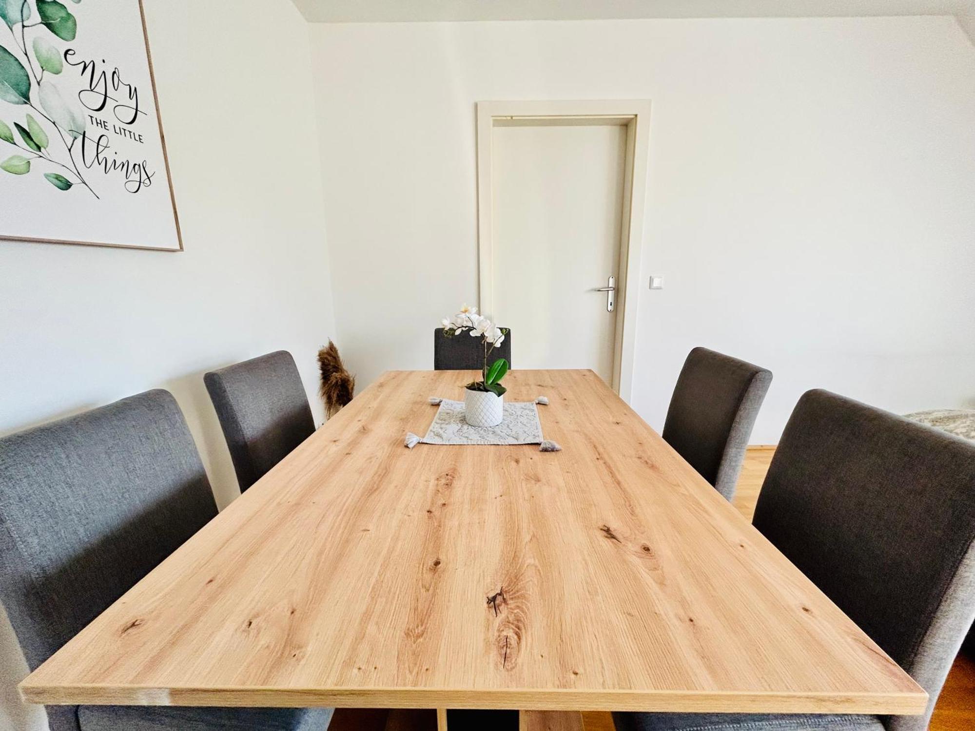Spacious Rooftop With Free Parking Apartment Wien
